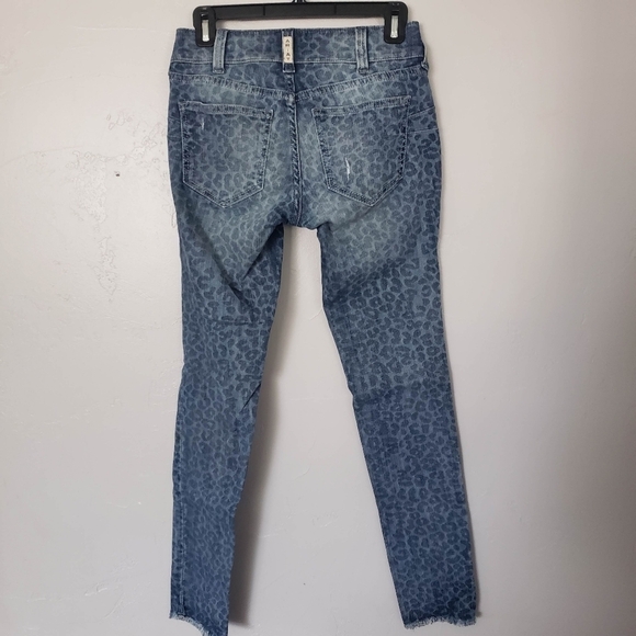 Ariat Denim Women's 26S 26 Short Leopard Print Jeans Fringe Hem Western Boho - Picture 2 of 8